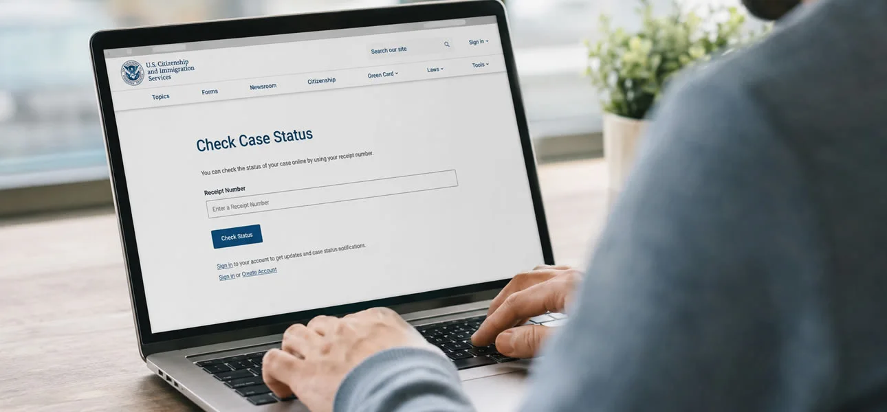 Cómo Revisar el Estatus de su Caso USCIS